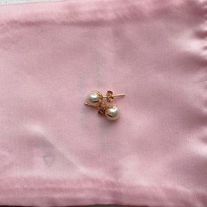 White pearl earrings